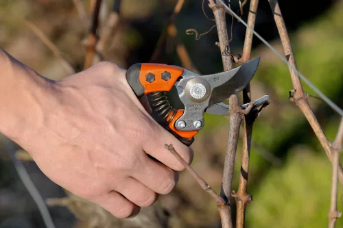 Foarfece de grădină BAHCO ERGO™ cu mâner rotativ (capacitate de tăiere: 15 mm) S