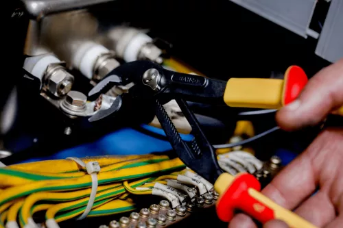 BAHCO Szigetelt nyomógombos vízpumpafogó (VDE 1000 V) 250 mm