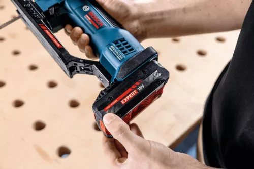 BOSCH Expert Szúrófűrész EXST18V-155S
